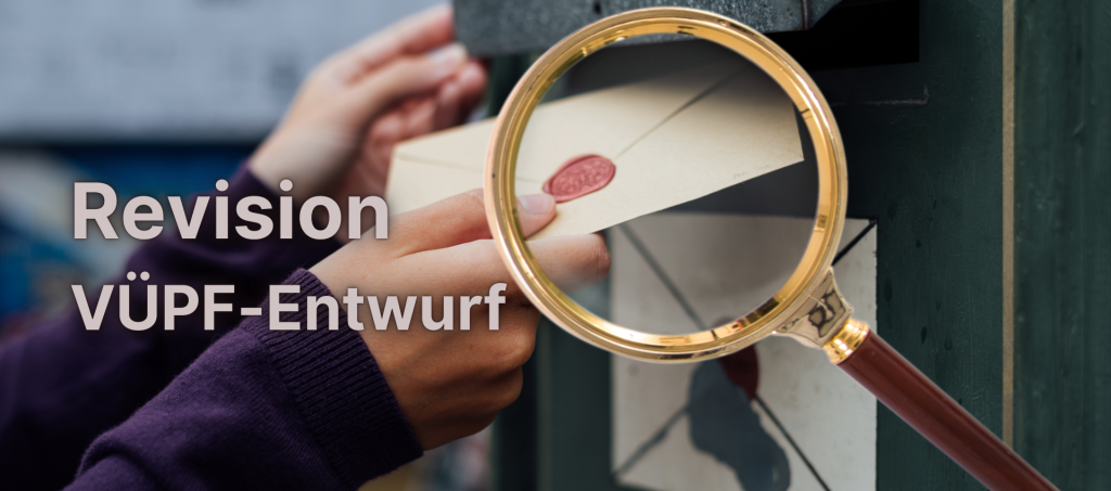 Brief mit Siegel wird in einen Briefkasten eingeworfen, daneben Lupe als Symbol für Überwachung – Text: 'Revision VÜPF-Entwurf'.